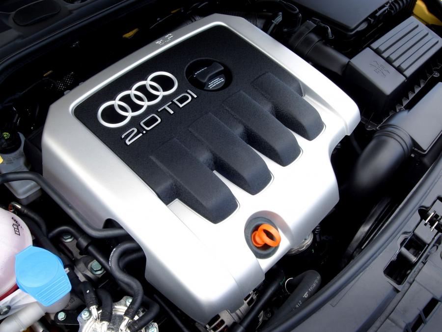 Моторный отсек Audi A3 2.0 TDI (8P) 2003 года  (UK) (фото 10 из 10)